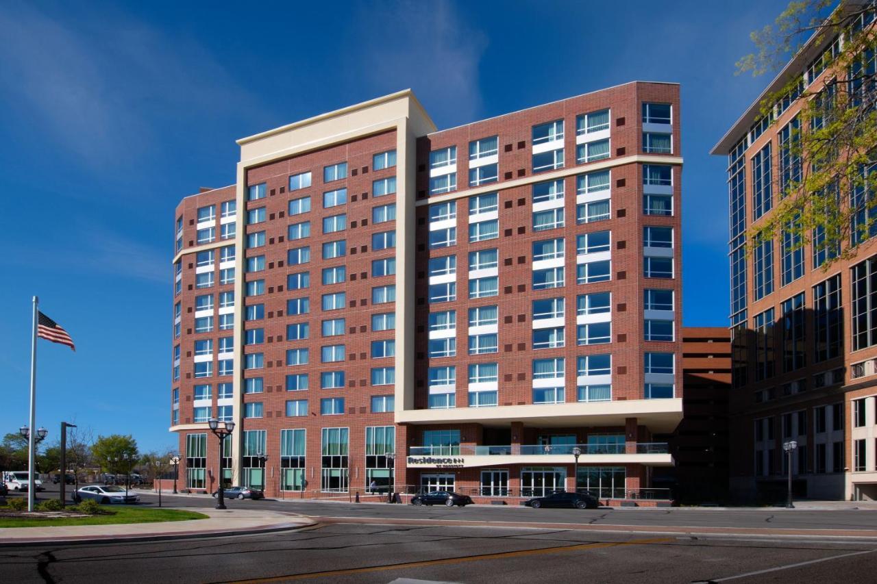 Residence Inn By Marriott St Louis Clayton Bagian luar foto