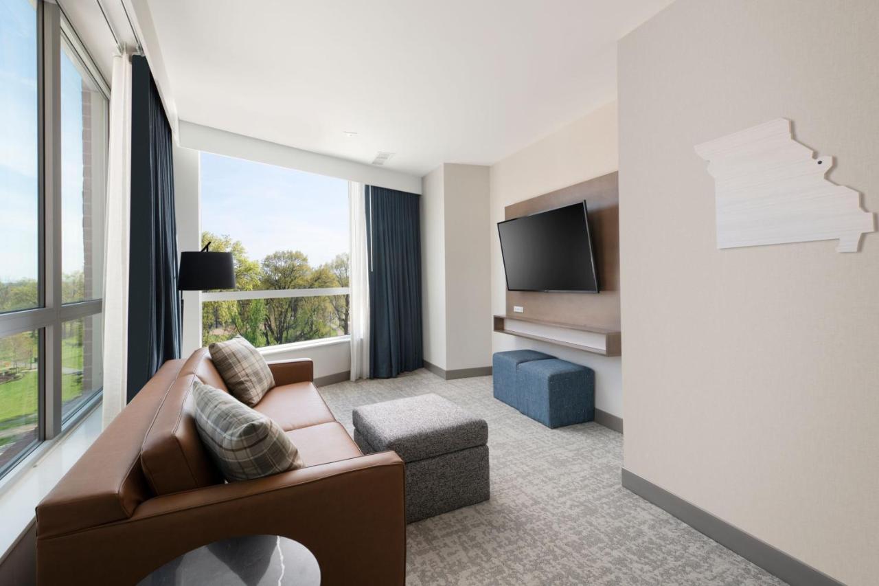 Residence Inn By Marriott St Louis Clayton Bagian luar foto