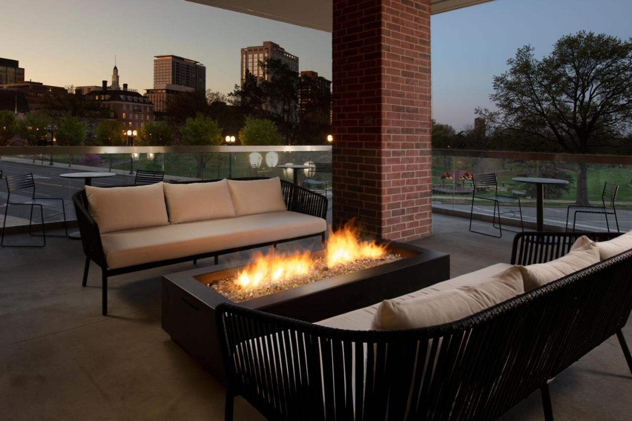 Residence Inn By Marriott St Louis Clayton Bagian luar foto