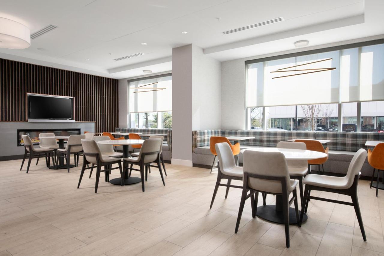 Residence Inn By Marriott St Louis Clayton Bagian luar foto