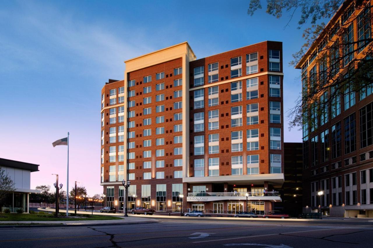 Residence Inn By Marriott St Louis Clayton Bagian luar foto