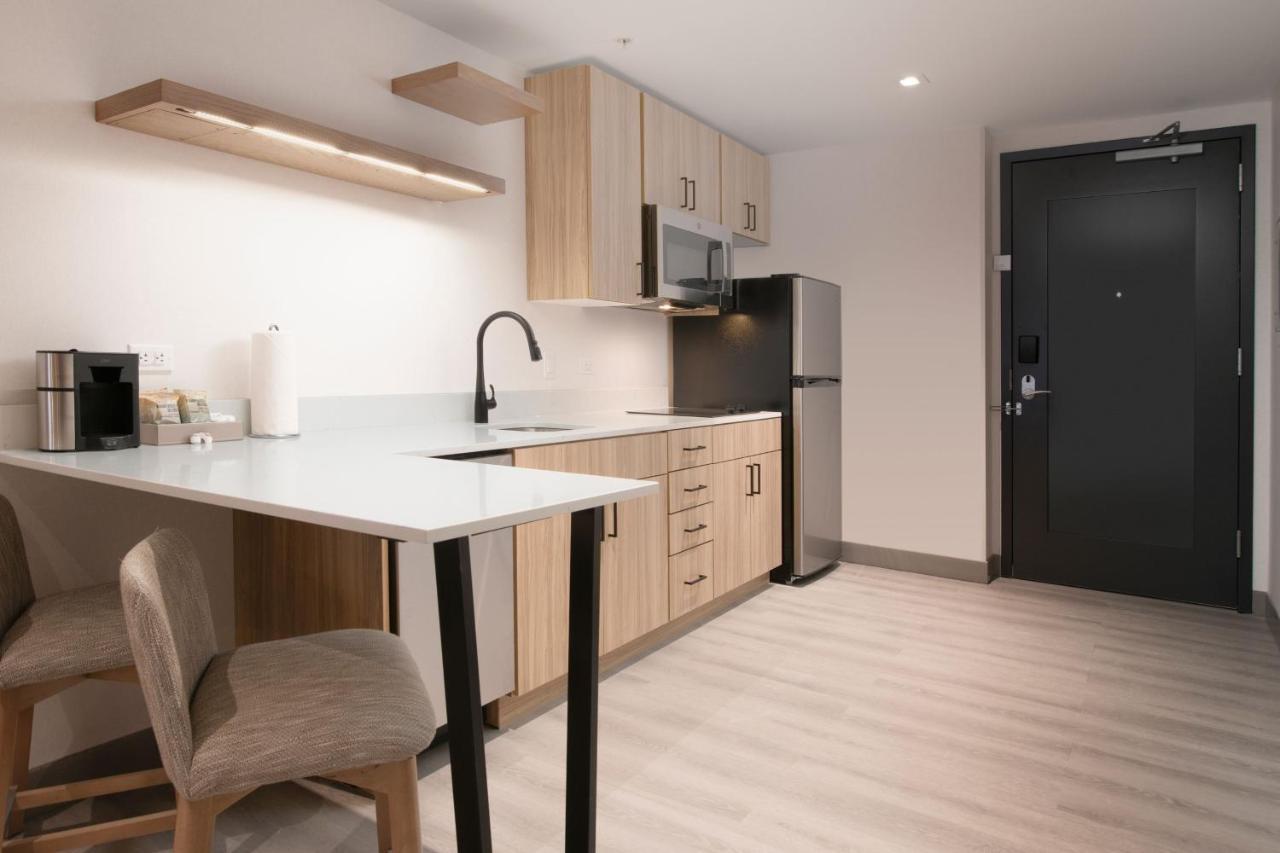 Residence Inn By Marriott St Louis Clayton Bagian luar foto