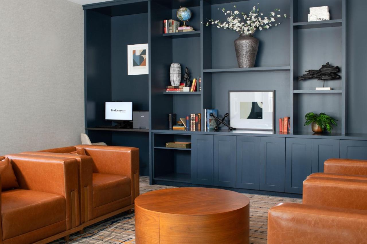 Residence Inn By Marriott St Louis Clayton Bagian luar foto