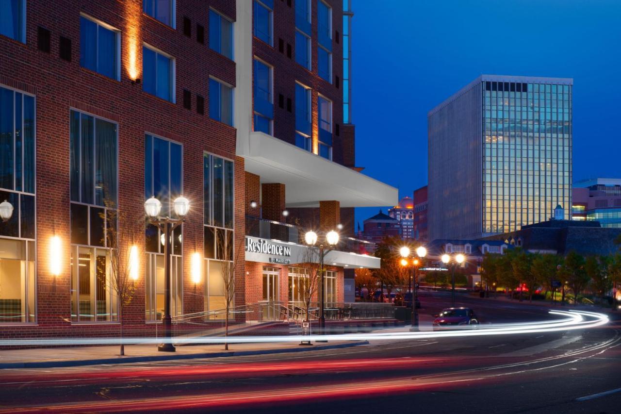 Residence Inn By Marriott St Louis Clayton Bagian luar foto