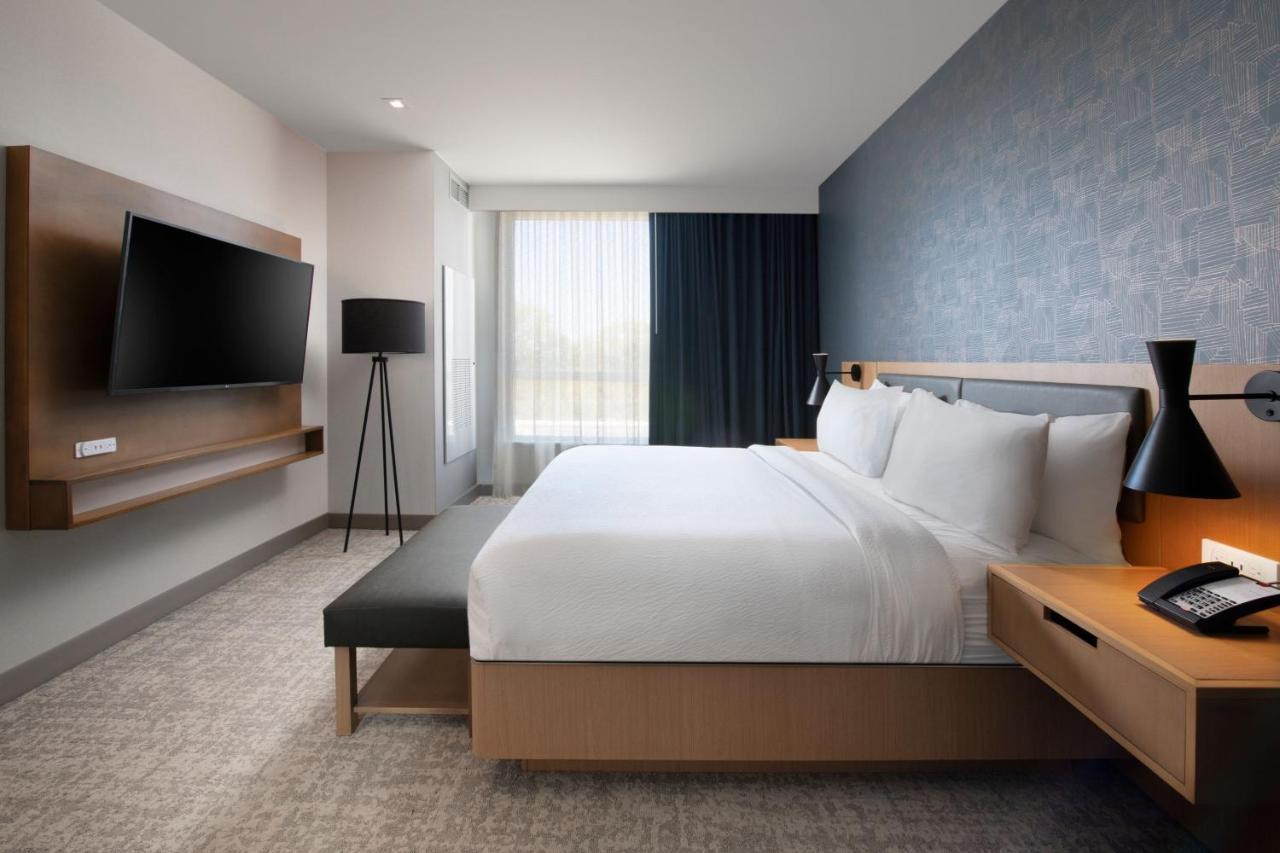Residence Inn By Marriott St Louis Clayton Bagian luar foto