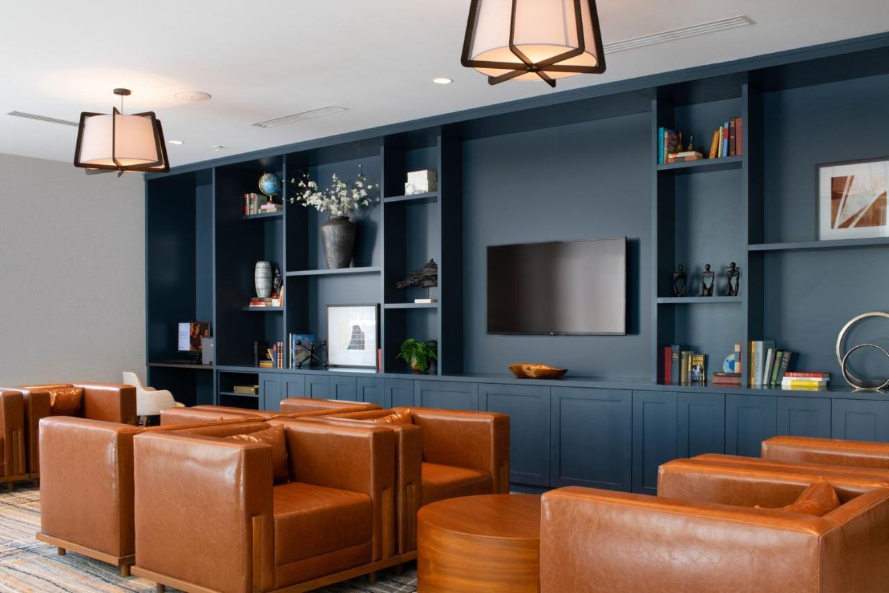 Residence Inn By Marriott St Louis Clayton Bagian luar foto